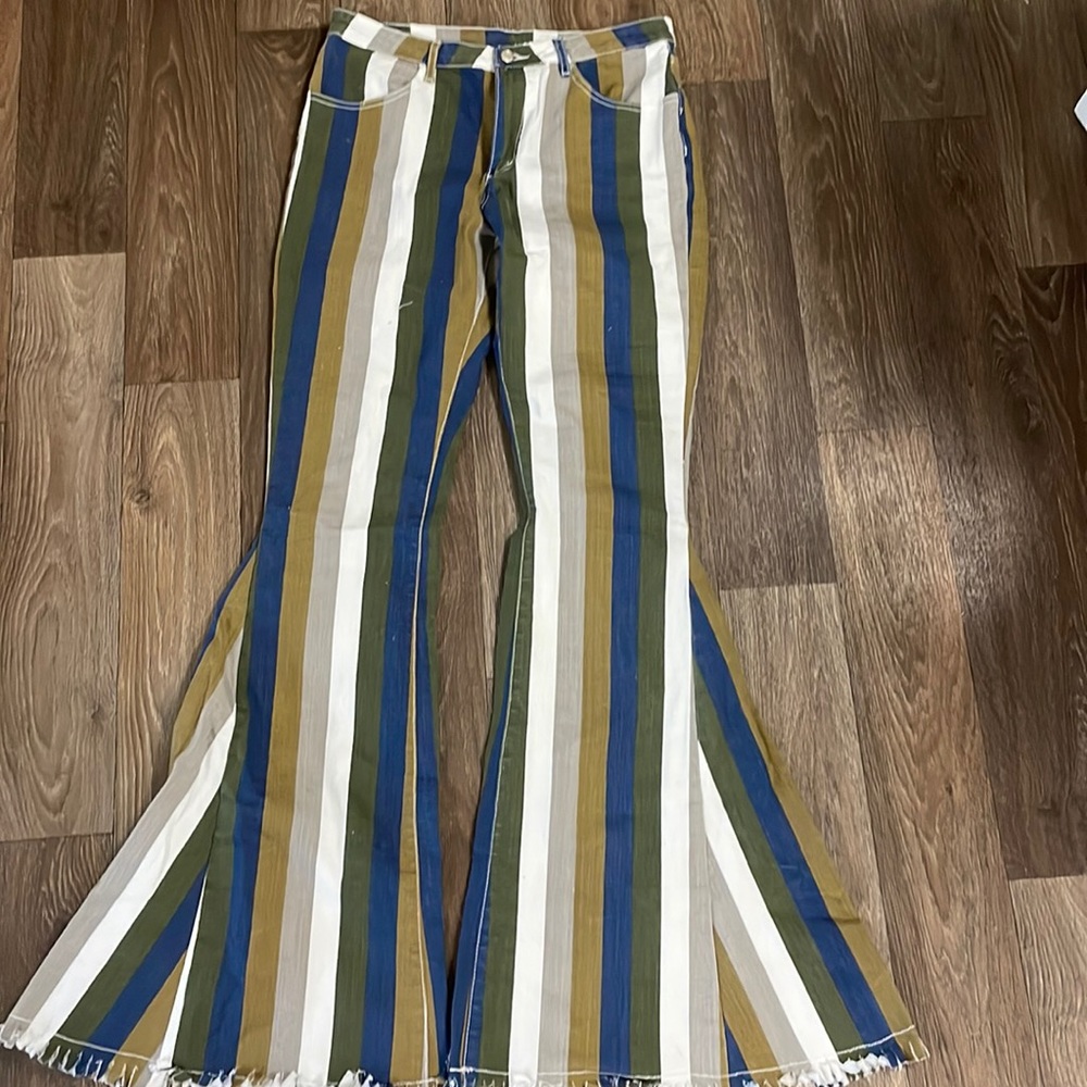 Flares jeans. Large